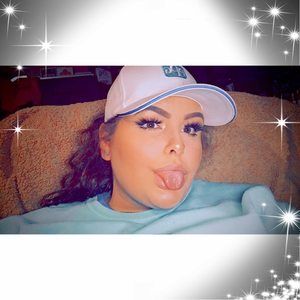 Meet your Posher, Tabitha